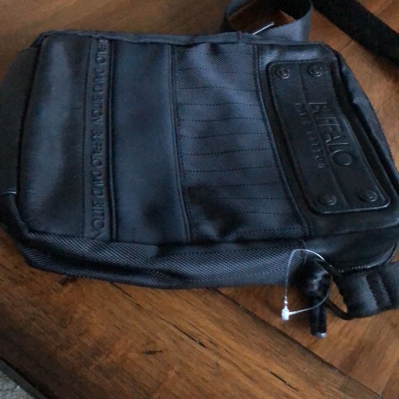 David Bitton Buffalo Man crossbody travel bag - Picture 6 of 16